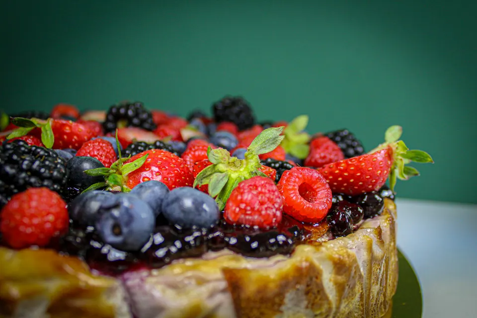 Tarta de queso de frutas del bosque
