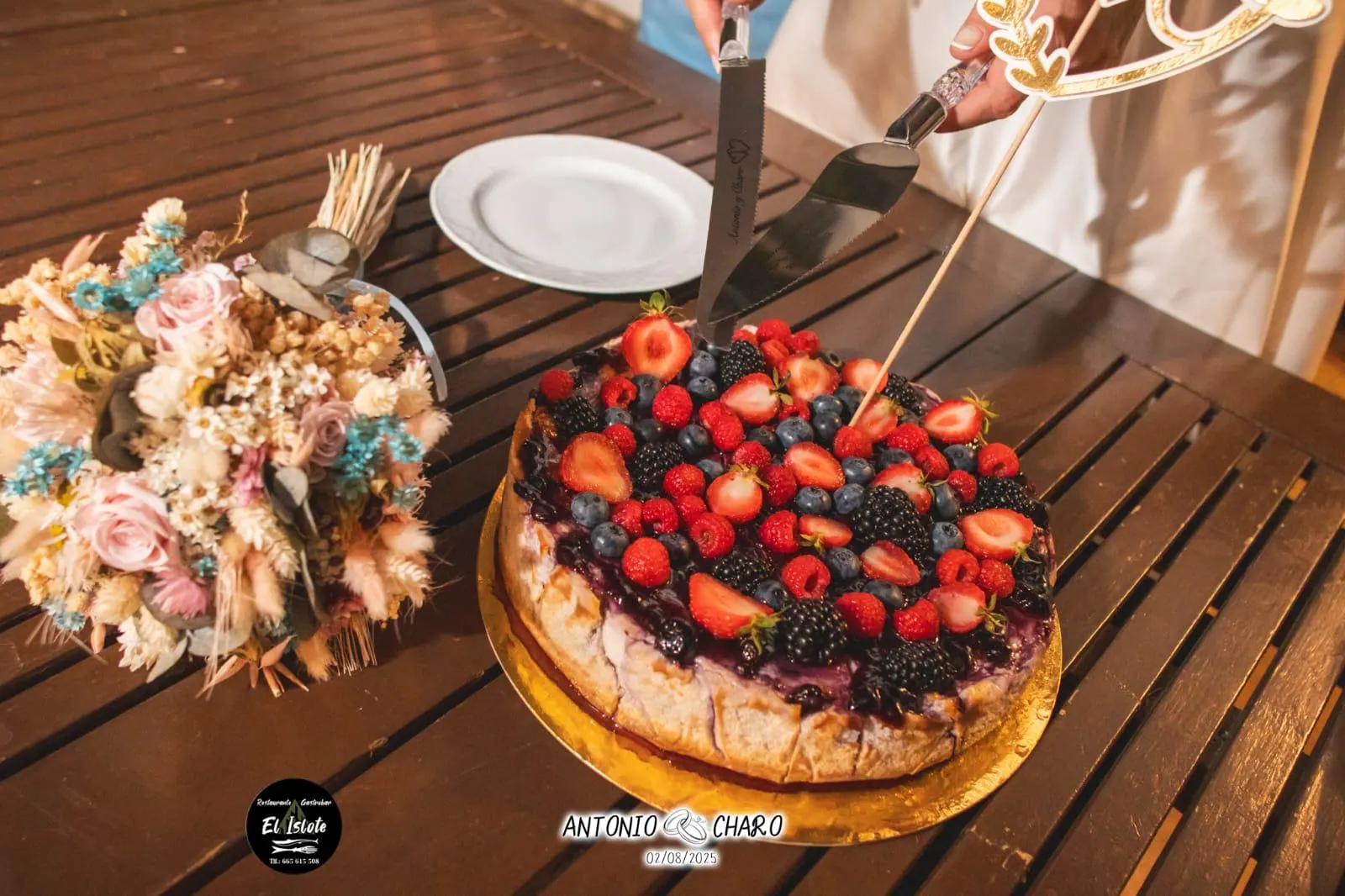 Tarta de queso de dos pisos para boda en Cádiz